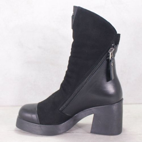 Дамски боти от естествен набук в черно - Модел Нефертити.