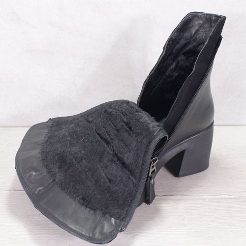 Дамски боти от естествен набук в черно - Модел Нефертити.