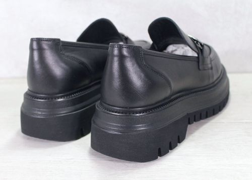 Stella Urbano - Дамски лоуфъри от естествена кожа със стилни акценти