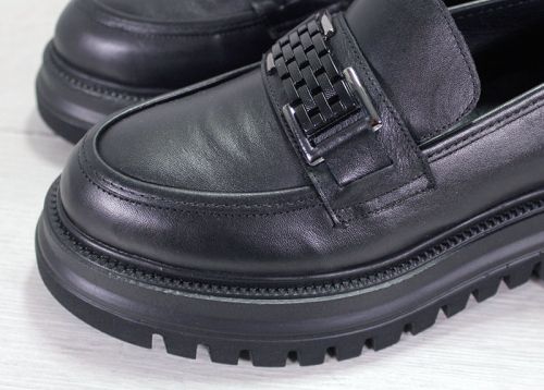 Stella Urbano - Дамски лоуфъри от естествена кожа със стилни акценти