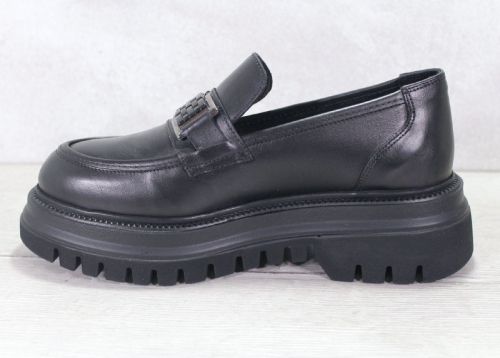 Stella Urbano - Дамски лоуфъри от естествена кожа със стилни акценти