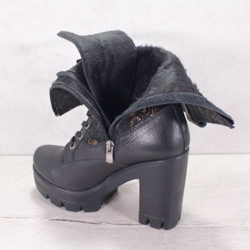 -Дамски високи кубинки от естествена кожа в черно със златисти елементи - Модел Glamour Heights