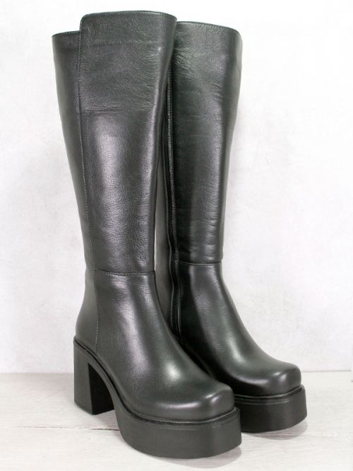 Дамски ботуши от естествена кожа в черно - модел 125587