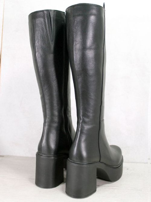 Дамски ботуши от естествена кожа в черно - модел 125587