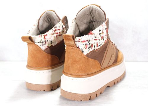 Високи дамски сникърси в кафява гама - модел 310812