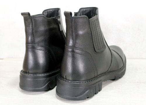 Мъжки боти без връзки от естествена кожа със страничен цип в черно, модел Бенито.