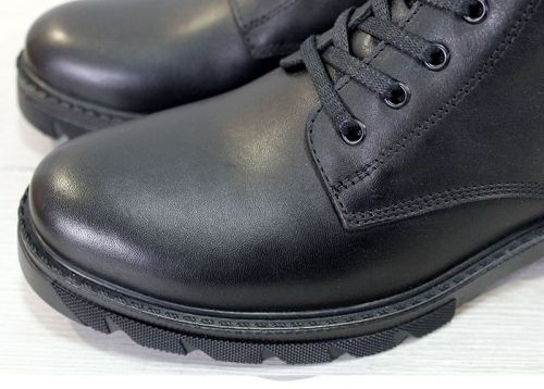 Мъжки кубинки от естествена кожа в черно, модел Виго.