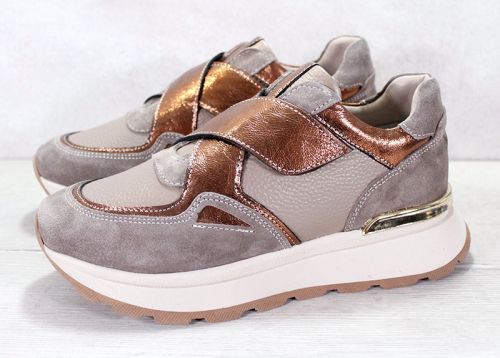 Шик дамски сникърси във визонено с акценти от бакърен цвят - модел Диамант