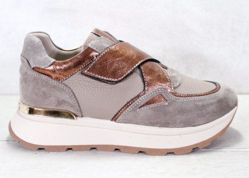 Шик дамски сникърси във визонено с акценти от бакърен цвят - модел Диамант
