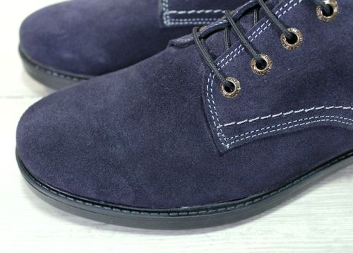 Мъжки кларк от естествен велур в тъмно синьо - модел Класик.