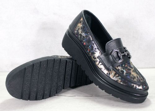 Дамски лоуфъри от естествена кожа в черно-златисто - Модел Марга.