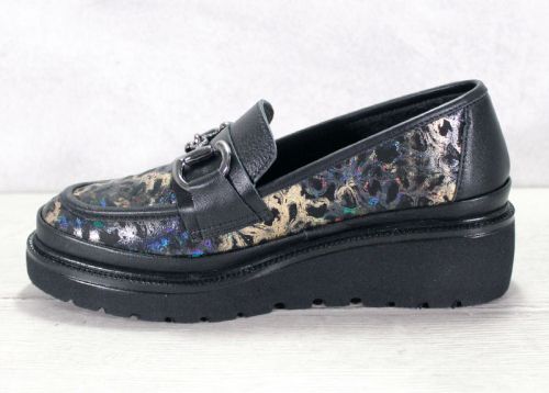 Дамски лоуфъри от естествена кожа в черно-златисто - Модел Марга.