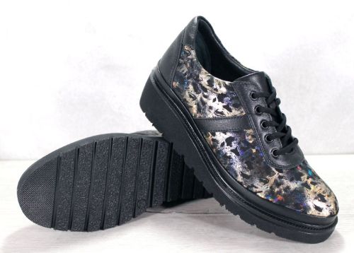 Дамски, ежедневни обувки от естествена кожа в черно-златисто - Модел Ангела.