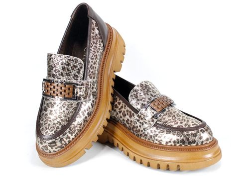 Stella Urbano - Супер модерни дамски лоуфъри с ефектен принт в златисто