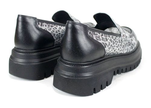 Luna Urbano - Супер модерни дамски лоуфъри с ефектен принт в сребристо