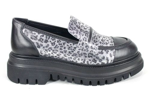 Luna Urbano - Супер модерни дамски лоуфъри с ефектен принт в сребристо