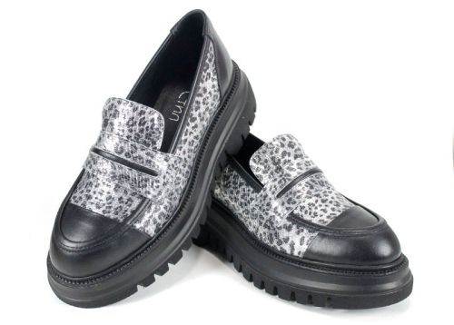 Luna Urbano - Супер модерни дамски лоуфъри с ефектен принт в сребристо