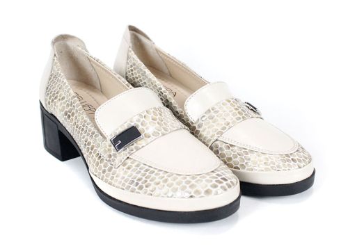 Дамски обувки от естествена кожа в светло бежово - модел Venus.