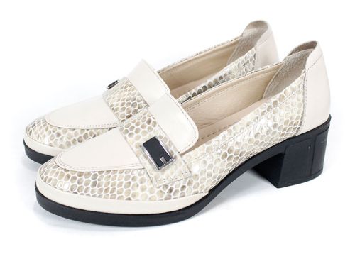 Дамски обувки от естествена кожа в светло бежово - модел Venus.