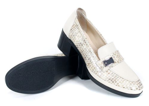 Дамски обувки от естествена кожа в светло бежово - модел Venus.