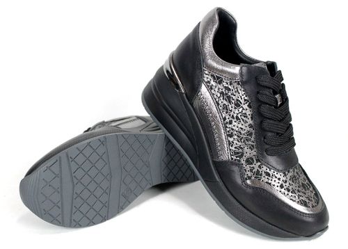 Дамски сникърси от естествена кожа в черно и платинено с перфорация - модел Ebony Trail