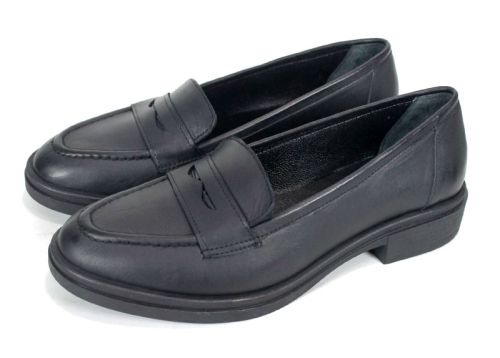 Дамски ниски лоуфъри от черна естествена кожа – класически модел с комфортно ходило - модел Grace