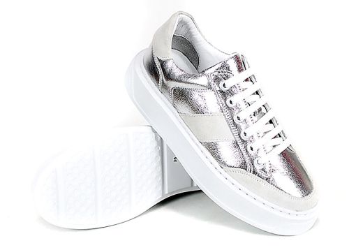 Дамски спортни обувки от естествена кожа в сребристо – модел Aurora