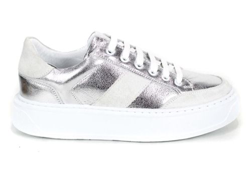Дамски спортни обувки от естествена кожа в сребристо – модел Aurora
