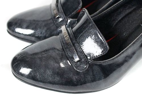 Дамски официални обувки от черно-сив лак – модел Elegance