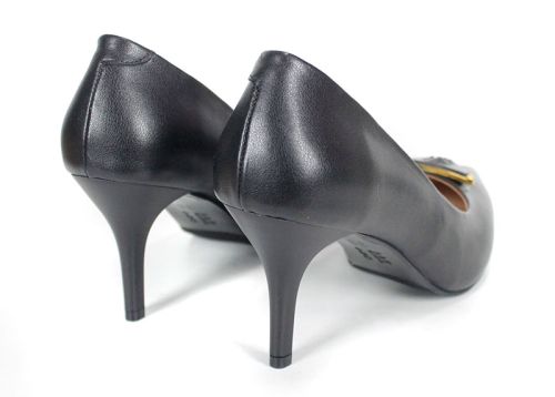 Дамски официални обувки от черна естествена кожа – елегантност с ефектна брошка | Модел Eleganza