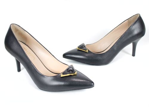Дамски официални обувки от черна естествена кожа – елегантност с ефектна брошка | Модел Eleganza