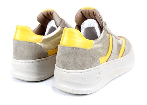 Дамски сникърси от бежов велур, златиста и жълта кожа с равно ходило - модел Golden Ray