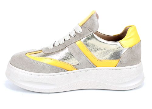 Дамски сникърси от бежов велур, златиста и жълта кожа с равно ходило - модел Golden Ray