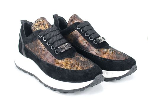 Дамски спортни обувки от черен велур и кафява кожа със змийски принт - модел Snake Chic