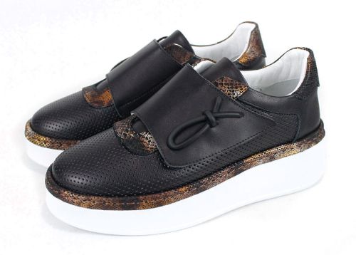 Дамски сникърси от естествена кожа в черно с велкро лента и змийски принт - модел Mystique