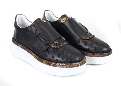 Дамски сникърси от естествена кожа в черно с велкро лента и змийски принт - модел Mystique