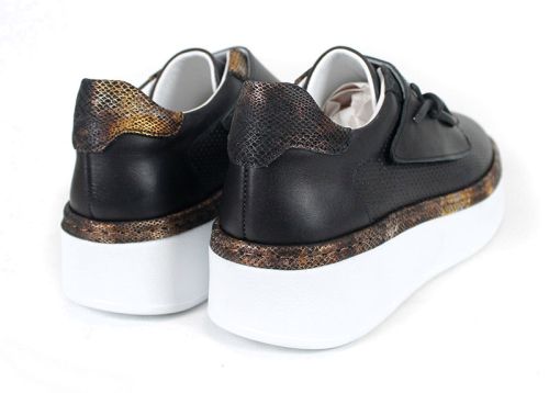Дамски сникърси от естествена кожа в черно с велкро лента и змийски принт - модел Mystique