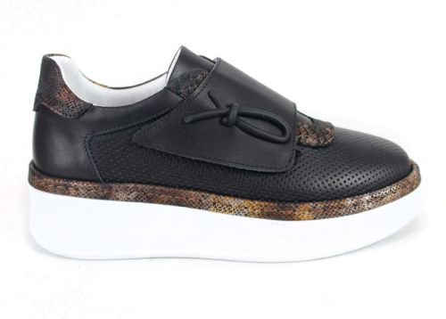 Дамски сникърси от естествена кожа в черно с велкро лента и змийски принт - модел Mystique