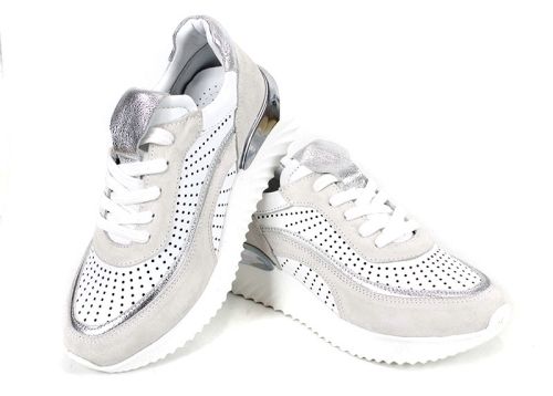 Дамски сникърси от естествена кожа с перфорация и метален акцент в бяло - модел Velvet Step