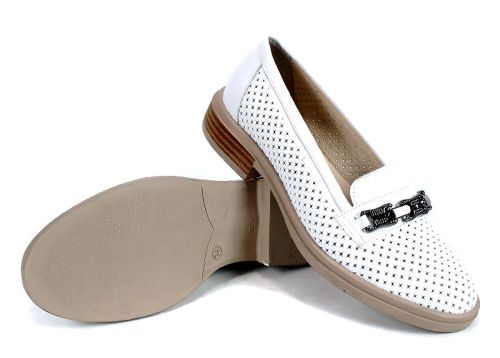 Дамски ежедневни летни обувки от бяла естествена кожа с перфорация - модел Flora Light 