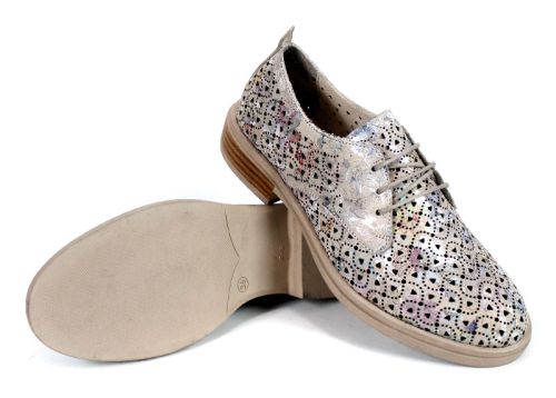 Дамски летни обувки от естествена кожа с перфорация в цвят визон с флорален принт – модел Bella Chic