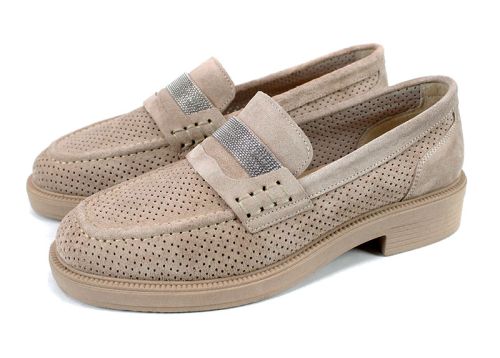 Дамски мокасини от естествен велур със ситна перфорация в цвят канела – модел Timeless Grace