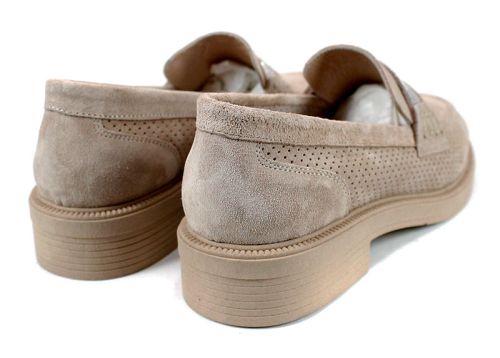 Дамски мокасини от естествен велур със ситна перфорация в цвят канела – модел Timeless Grace