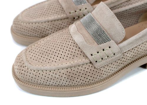 Дамски мокасини от естествен велур със ситна перфорация в цвят канела – модел Timeless Grace