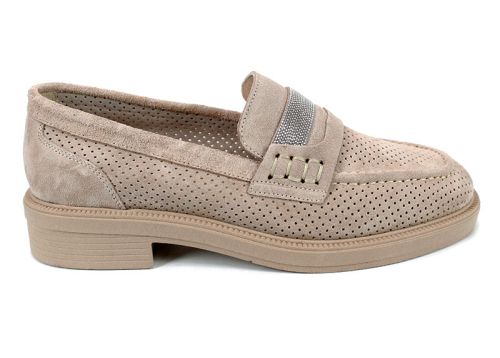 Дамски мокасини от естествен велур със ситна перфорация в цвят канела – модел Timeless Grace