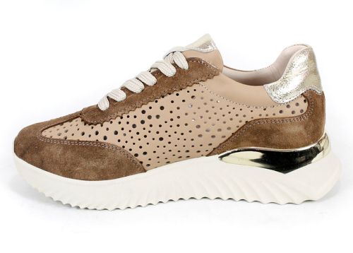 Дамски сникърси от естествена кожа с перфорация и велур в цвят мока - модел Diva Glam