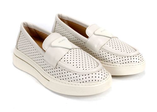 Дамски пролетно-летни обувки от естествена кожа с перфорация в бежово – модел Stella Luxe