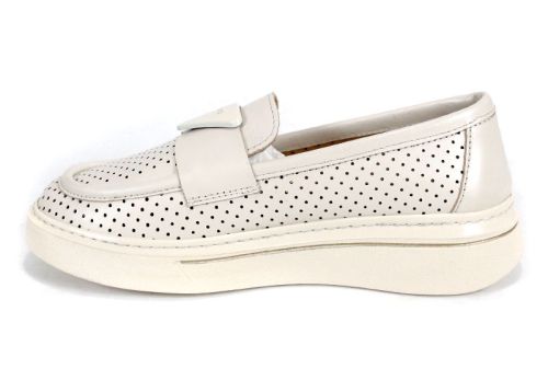 Дамски пролетно-летни обувки от естествена кожа с перфорация в бежово – модел Stella Luxe