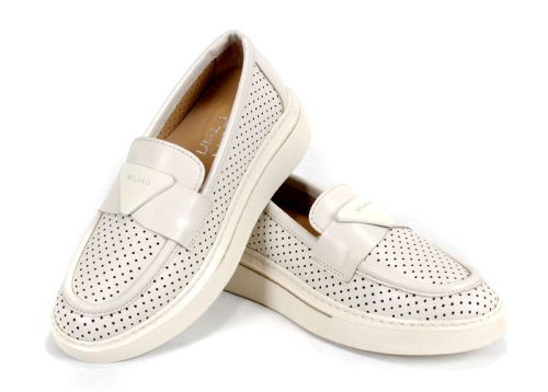 Дамски пролетно-летни обувки от естествена кожа с перфорация в бежово – модел Stella Luxe