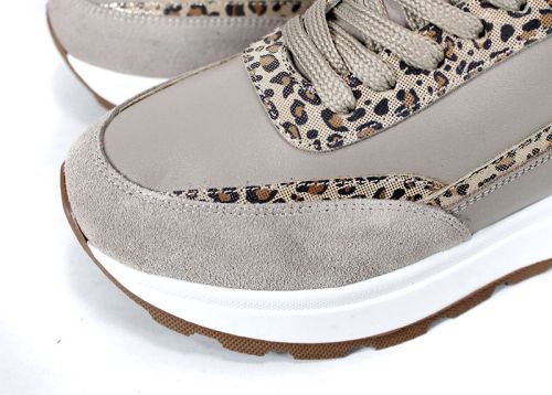 Дамски сникърси от естествена кожа и велур във визон с животински принт и бяло спортно ходило